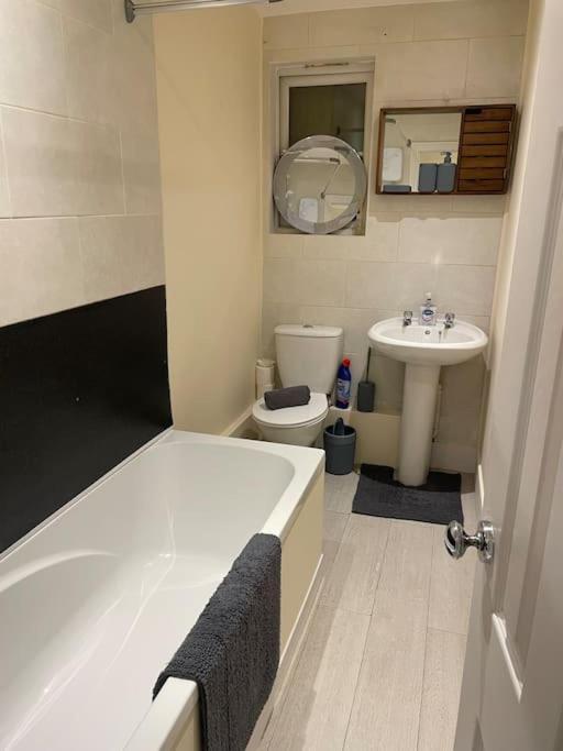 דירות Hurst Flat 3 Meadow View Cozy Getaway מראה חיצוני תמונה
